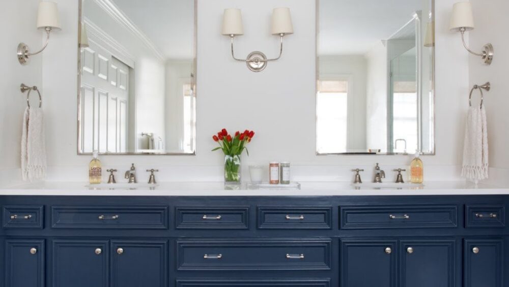 Bold & Beautiful Navy Blue Vanity Bathroom Ideas